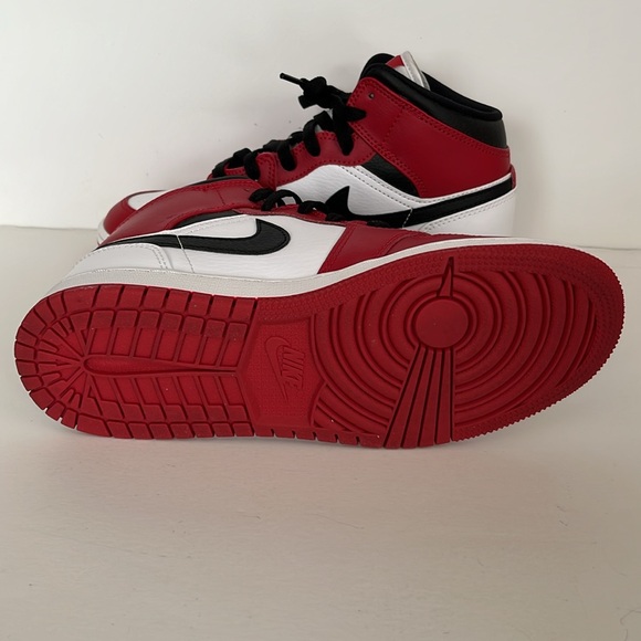 Jordan 1 Mid Chicago 2020 (GS) - Picture 7 of 8